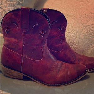 Dingo Moon and Cactus Zipper Booties